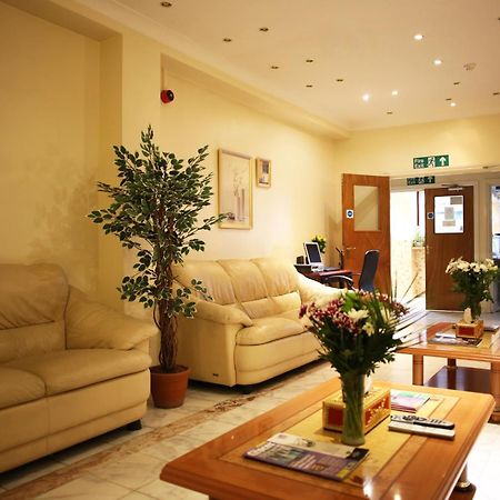 City Inn Express Hotel Лондон Екстериор снимка
