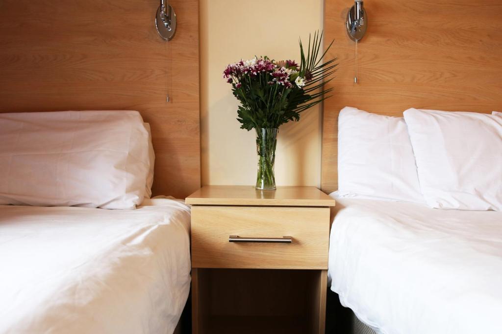 City Inn Express Hotel Лондон Екстериор снимка